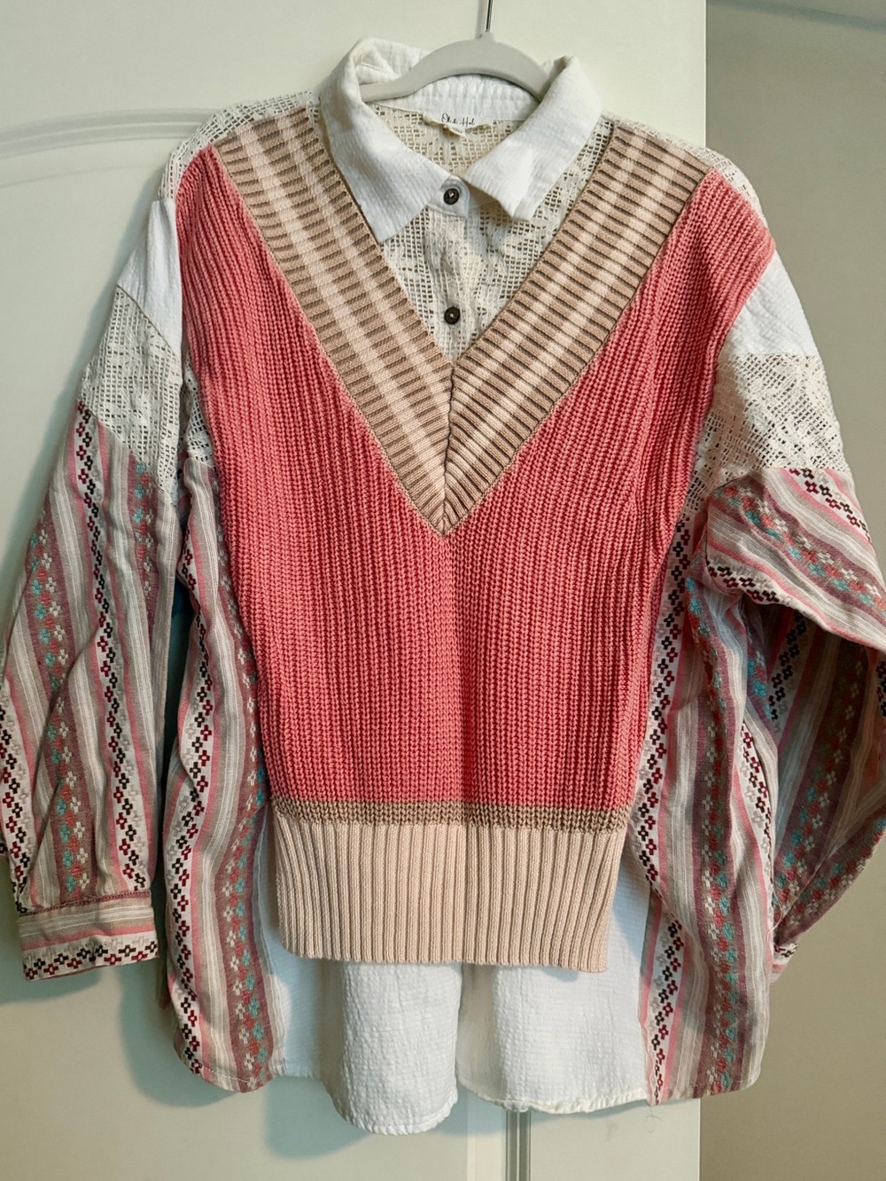 Like new, Women's Oli & Hali oversized Multicolor Sweater vest/blouse.
